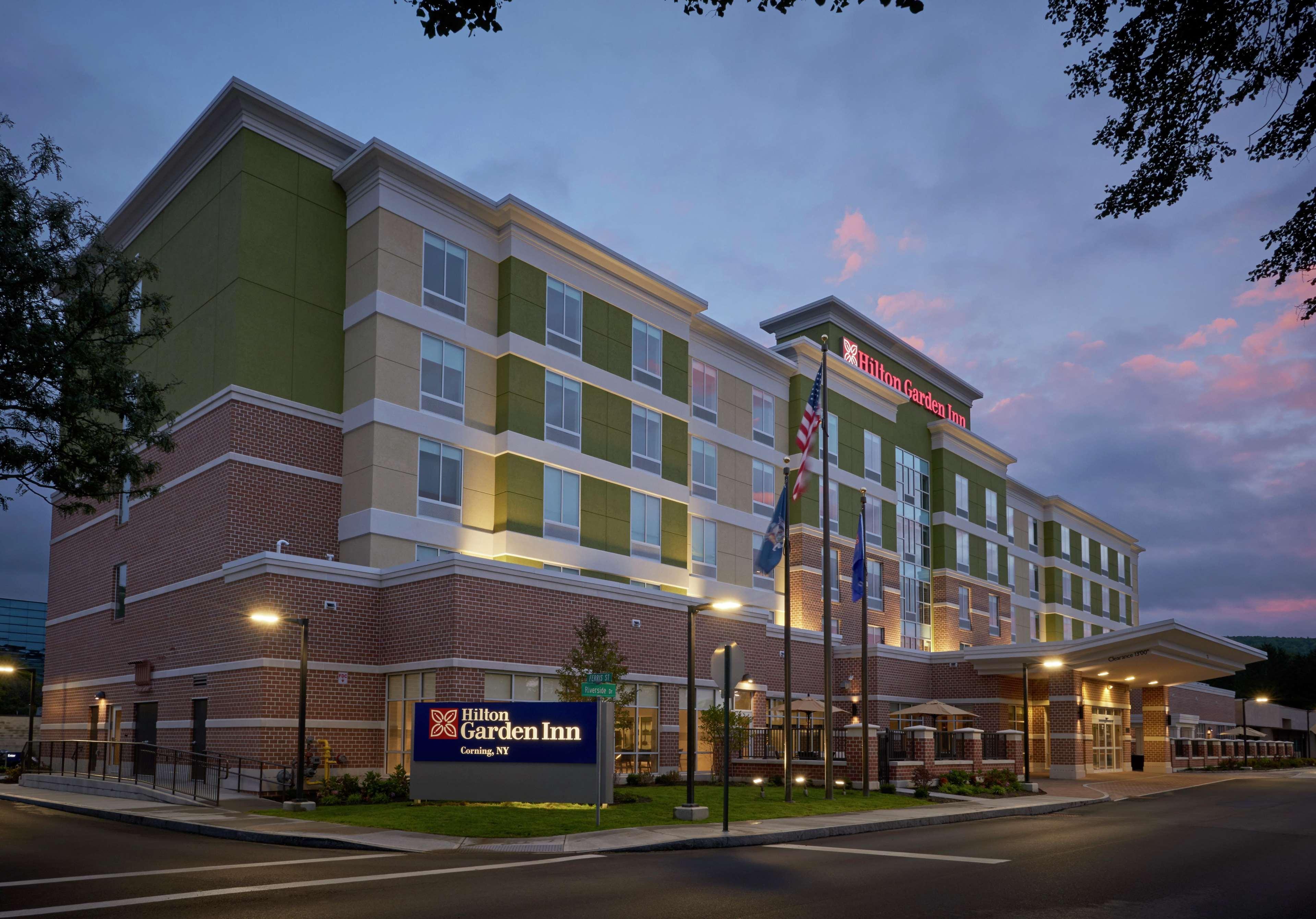 Hilton Garden Inn Corning Downtown Exteriör bild