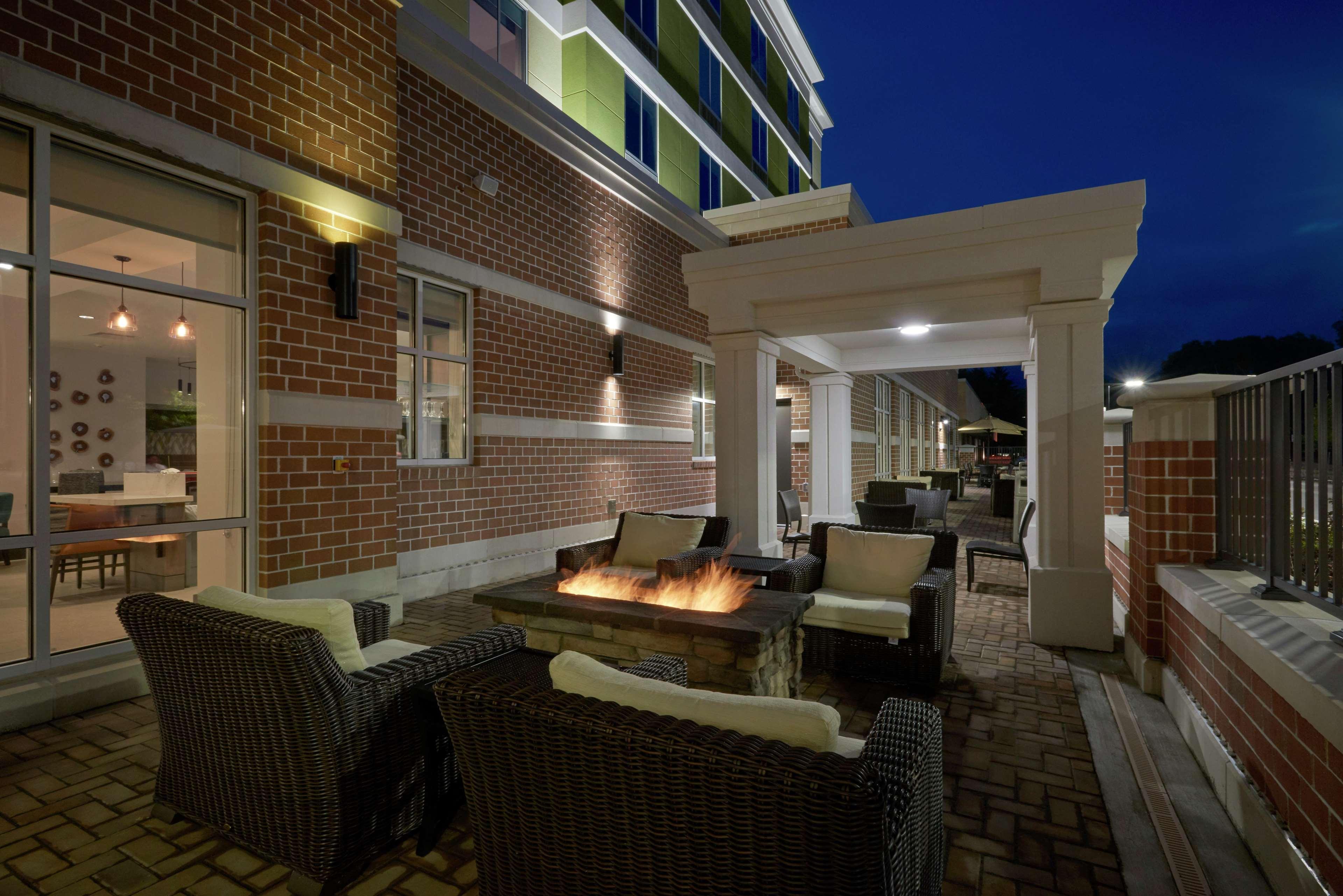 Hilton Garden Inn Corning Downtown Exteriör bild